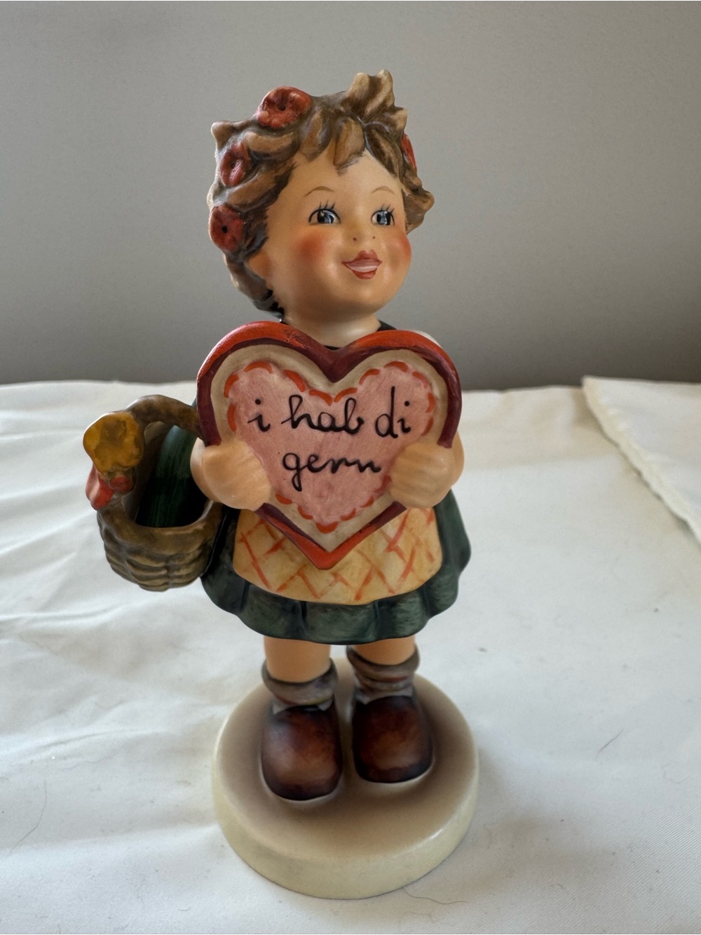 Hummel Valentine Girl 387